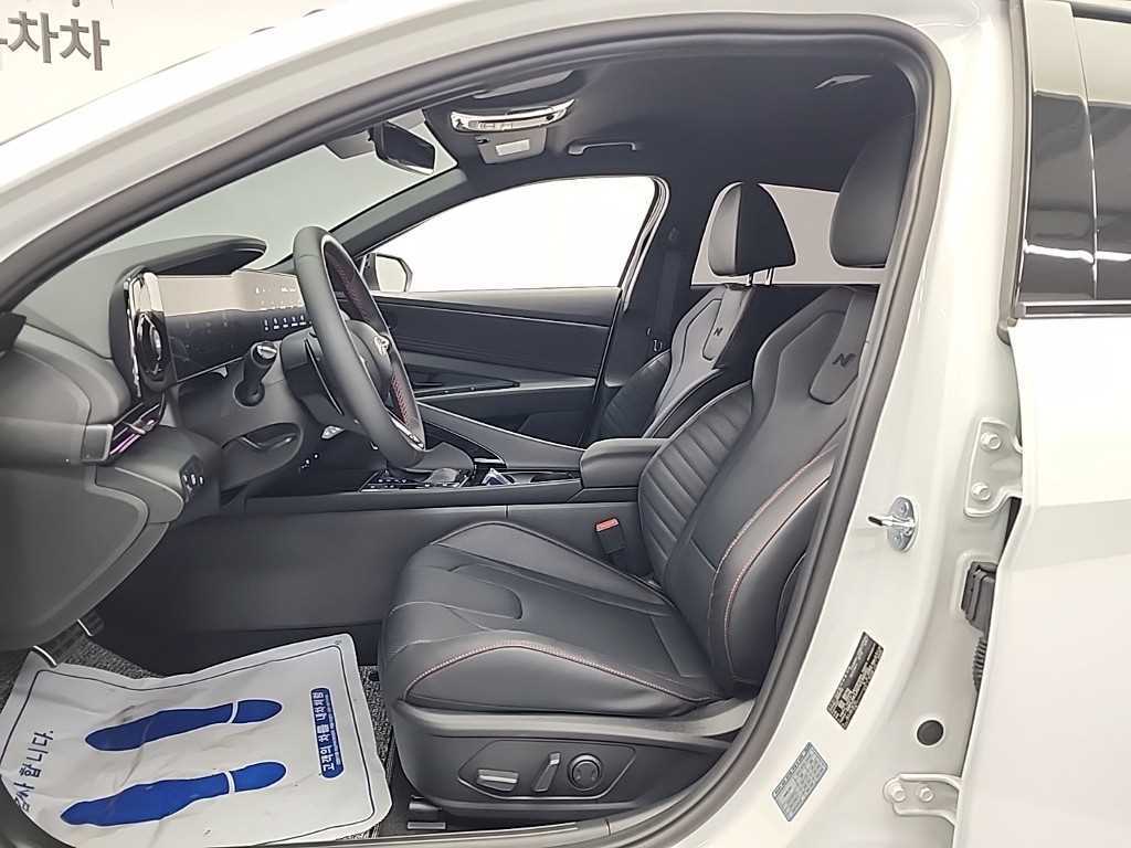 HYUNDAI Avante - Vista 11