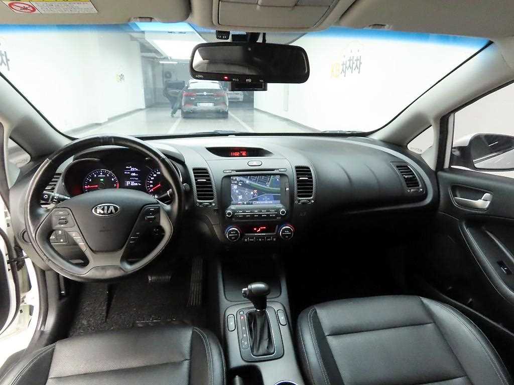 KIA K3 - Vista 6