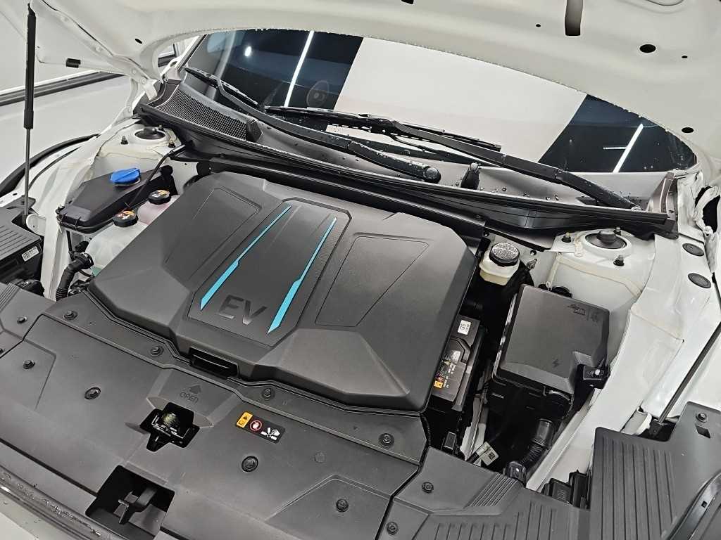 HYUNDAI Ioniq 5 - Vista 5