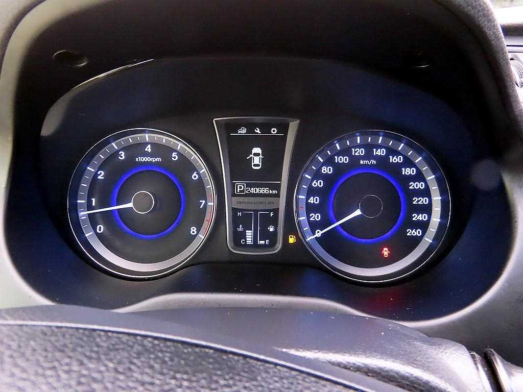 HYUNDAI Grandeur - Vista 9