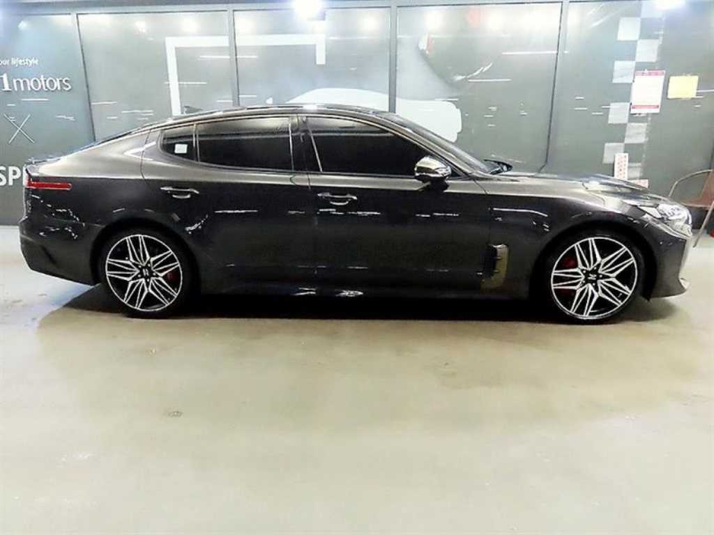 KIA Stinger - Vista 3