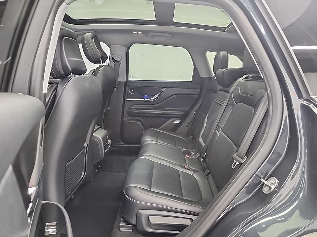 Lincoln Corsair - Vista 12