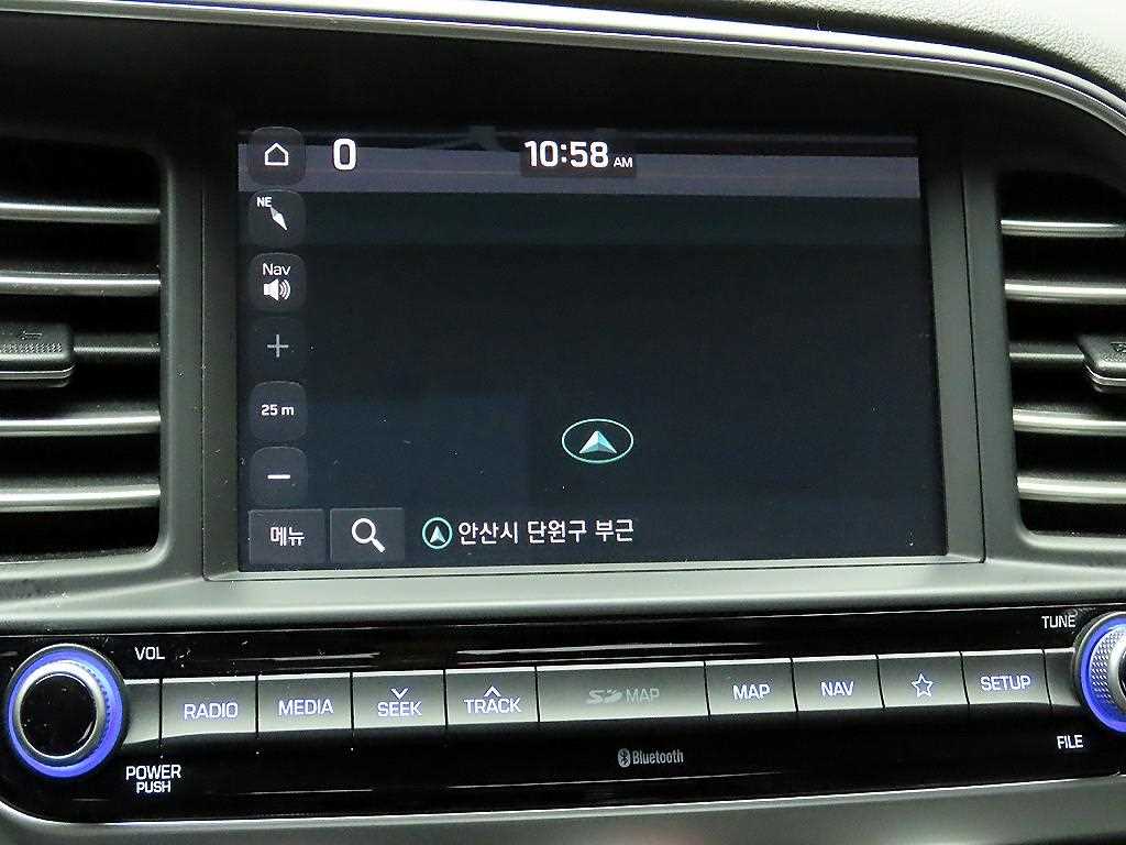 HYUNDAI Avante - Vista 9