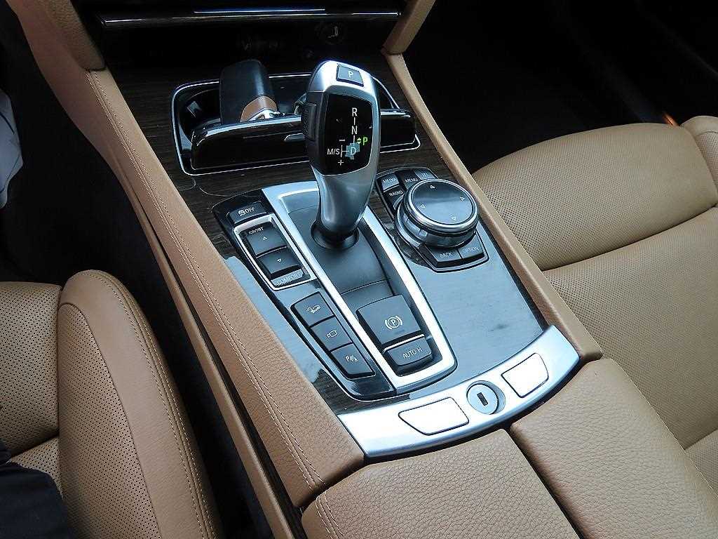 BMW 7 Series - Vista 11