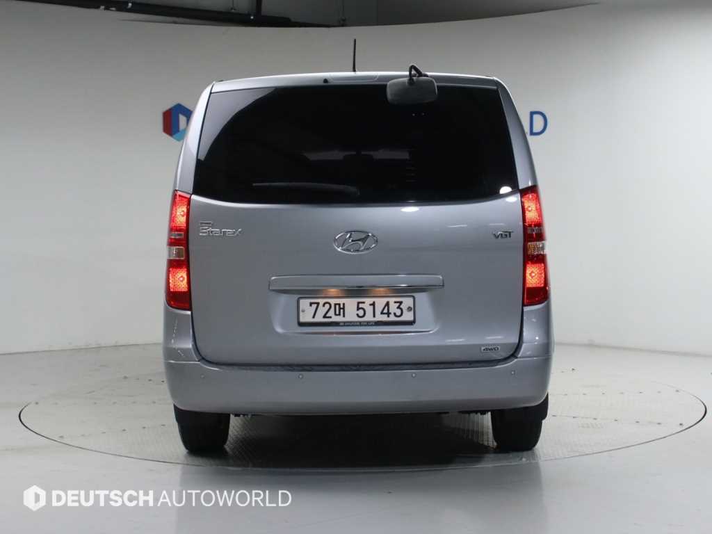 HYUNDAI Starex - Vista 4