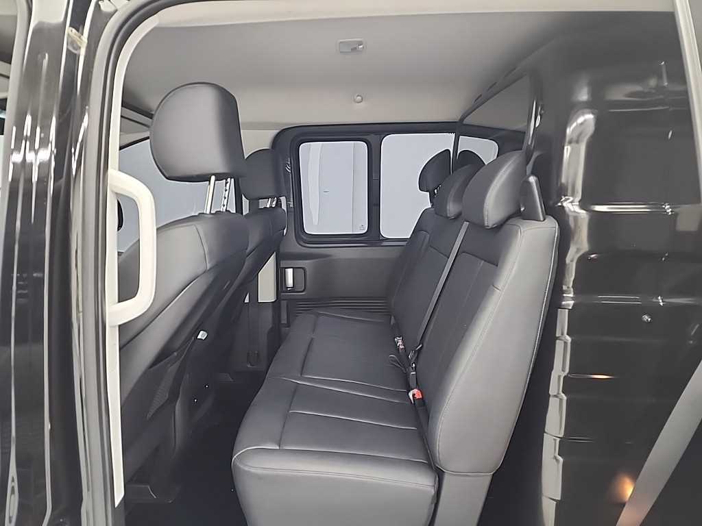 HYUNDAI Staria - Vista 12