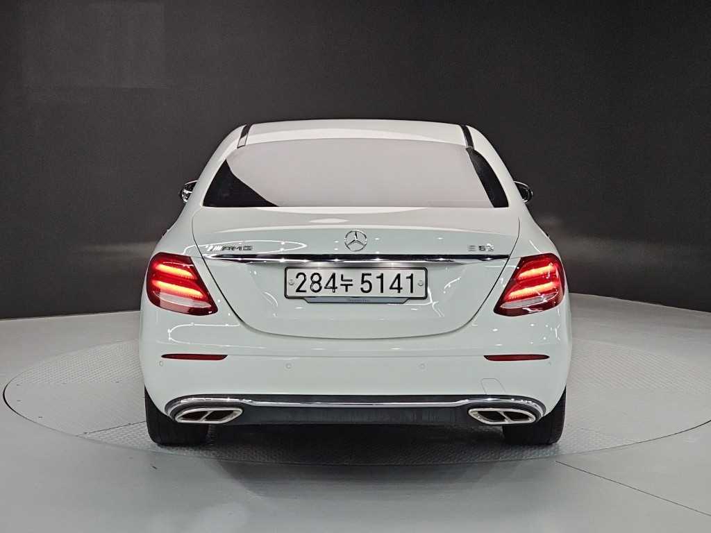 Mercedes Benz E class - Vista 3