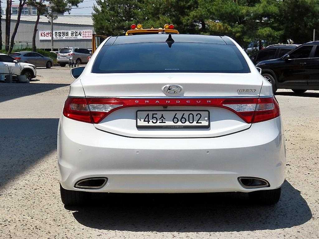 HYUNDAI Grandeur - Vista 4
