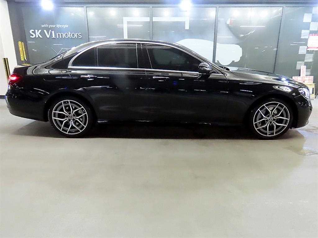 Mercedes Benz E class - Vista 3