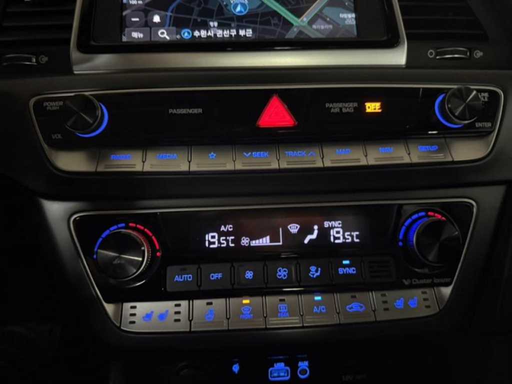 HYUNDAI Sonata - Vista 12