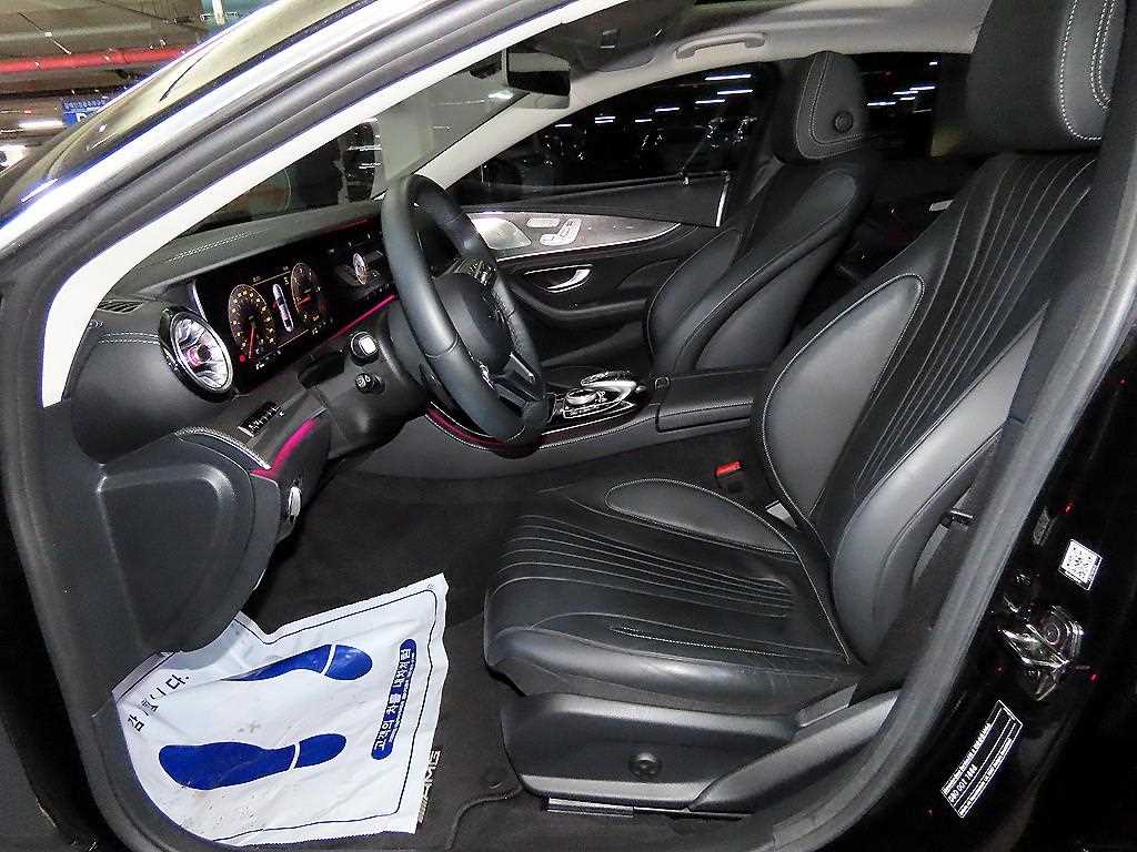 Mercedes Benz CLS Class - Vista 6