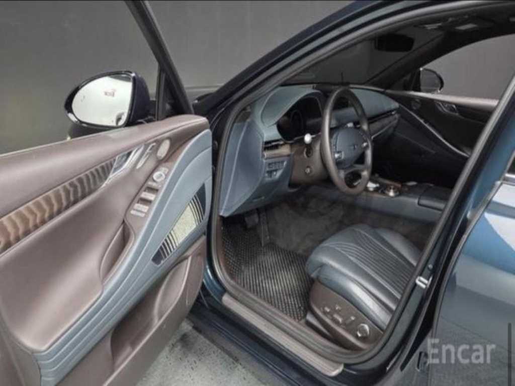 Genesis G80 - Vista 10