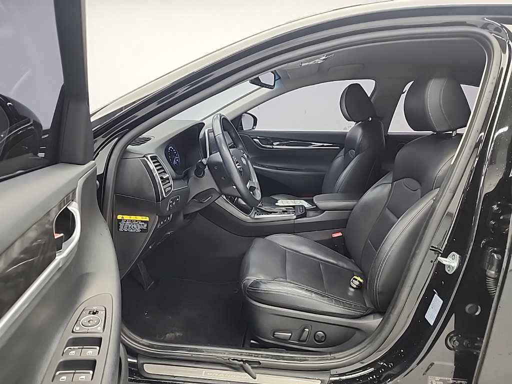 HYUNDAI Grandeur - Vista 11