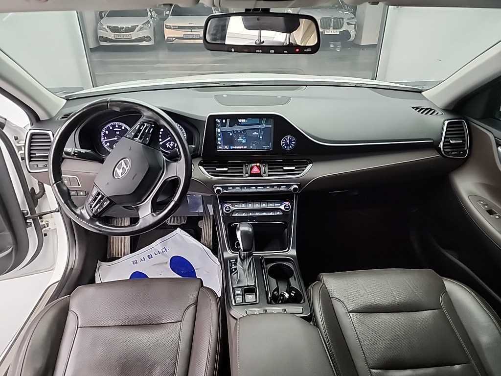 HYUNDAI Grandeur - Vista 7