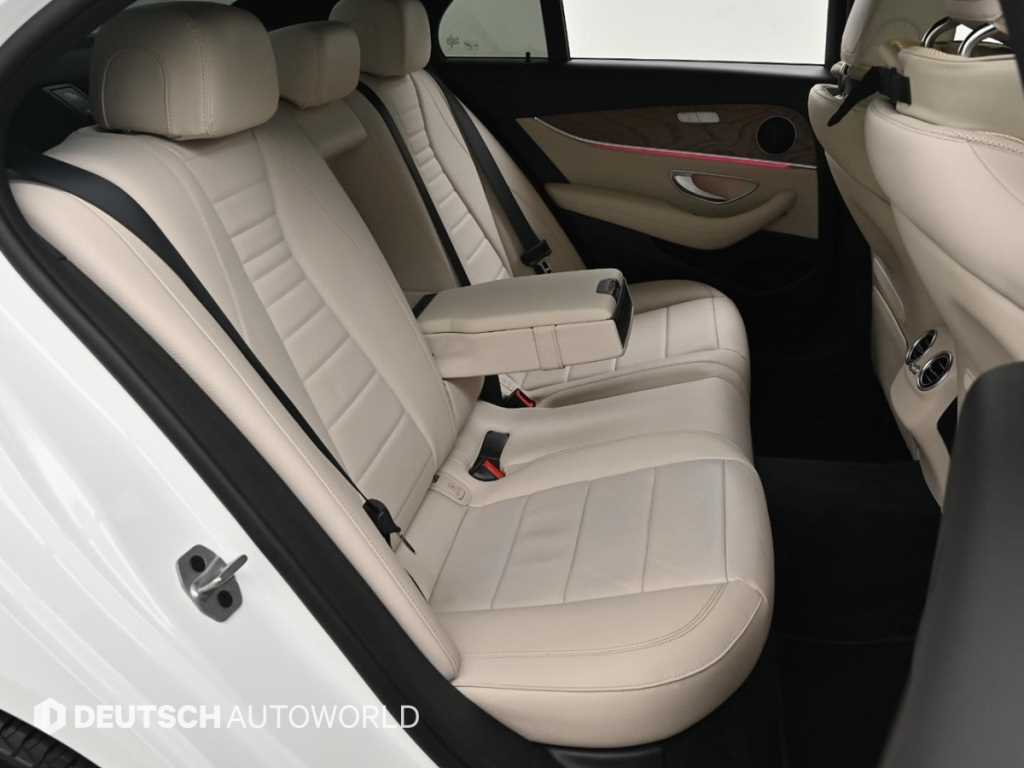 Mercedes Benz E class - Vista 12