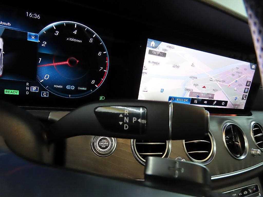 Mercedes Benz E class - Vista 10
