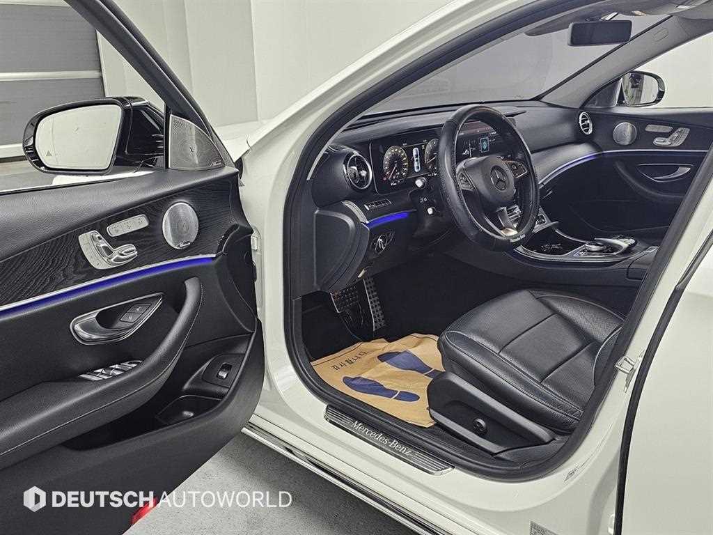 Mercedes Benz E class - Vista 11
