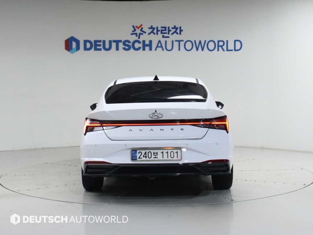 HYUNDAI Avante - Vista 4