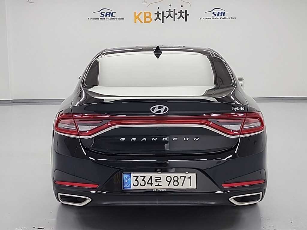 HYUNDAI Grandeur - Vista 3