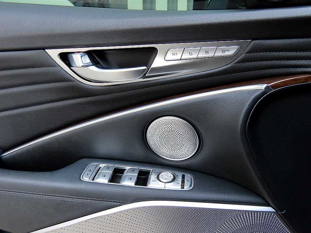 KIA K9 - Vista 11