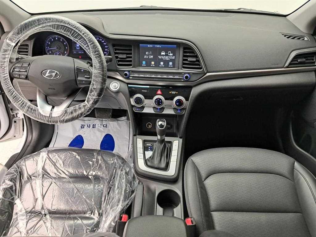 HYUNDAI Avante - Vista 6