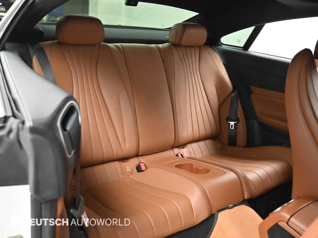 Mercedes Benz E class - Vista 12