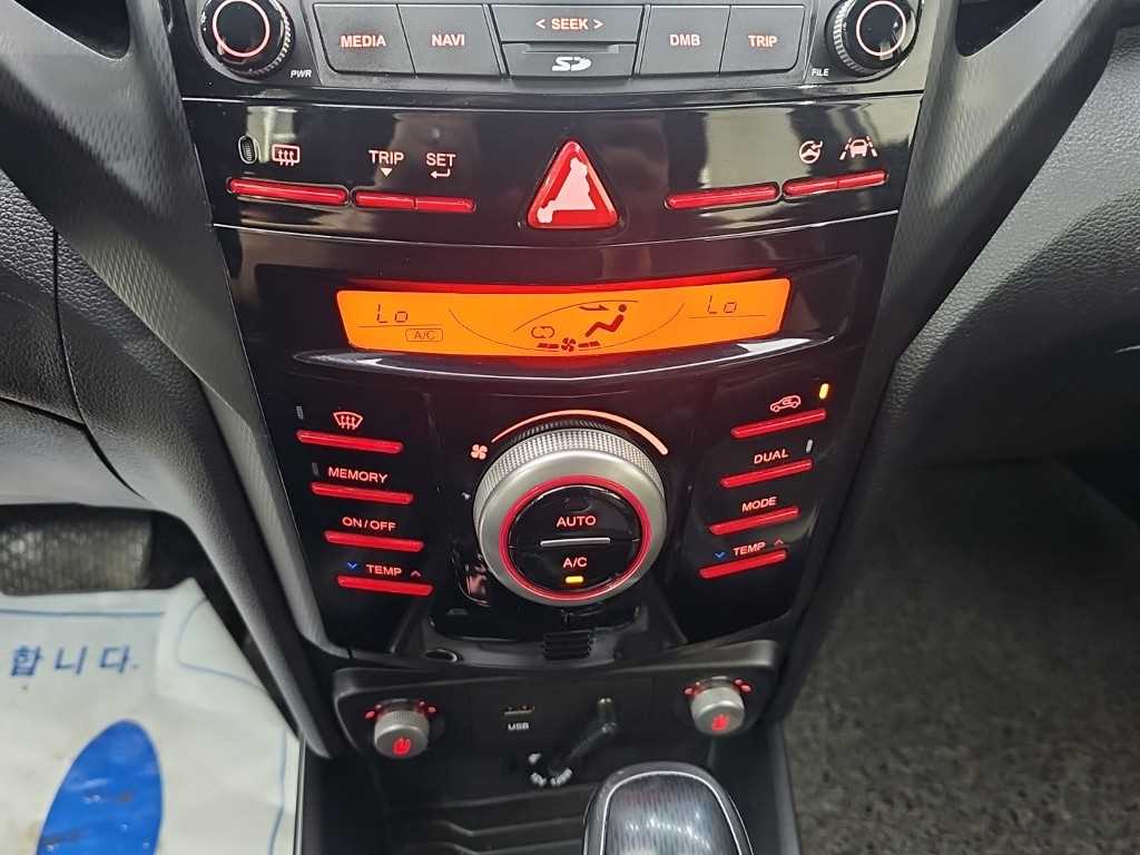 Ssangyong Tivoli - Vista 10
