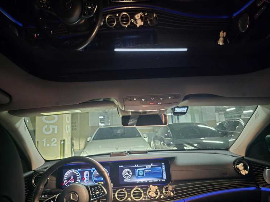 Mercedes Benz E class - Vista 11