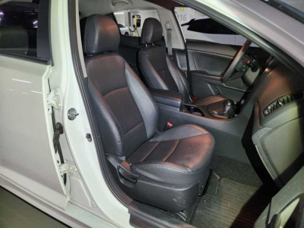 KIA K5 - Vista 9