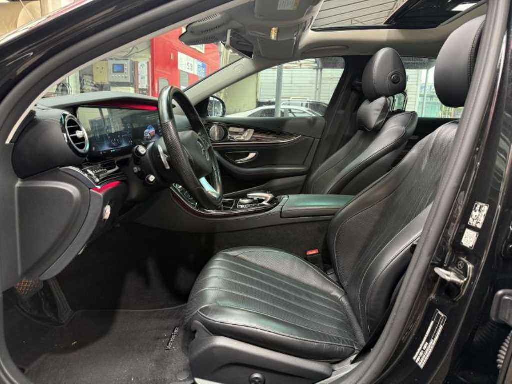 Mercedes Benz E class - Vista 11