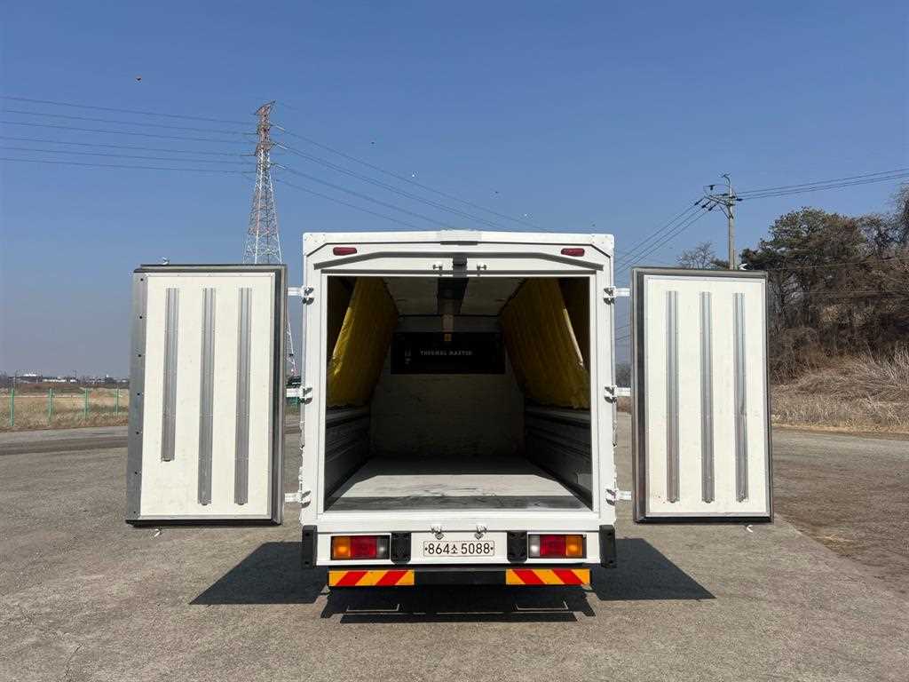 medium and large cargo truck - Vista 7
