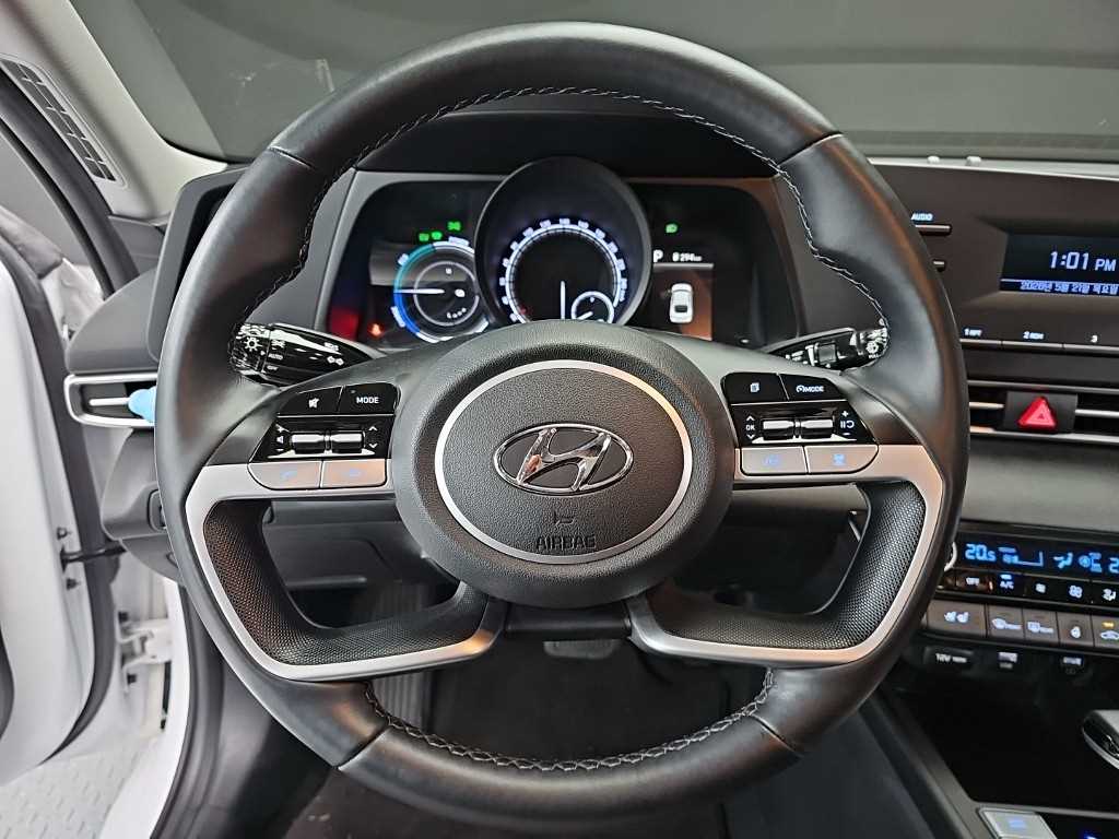 HYUNDAI Avante - Vista 9