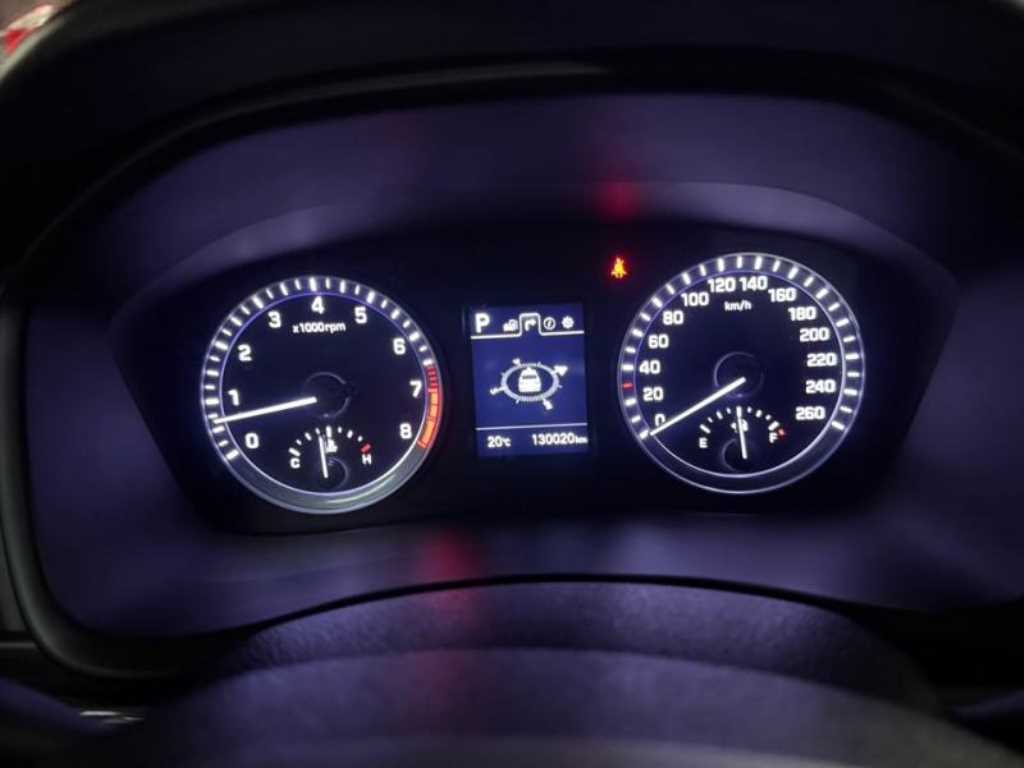 HYUNDAI Sonata - Vista 9