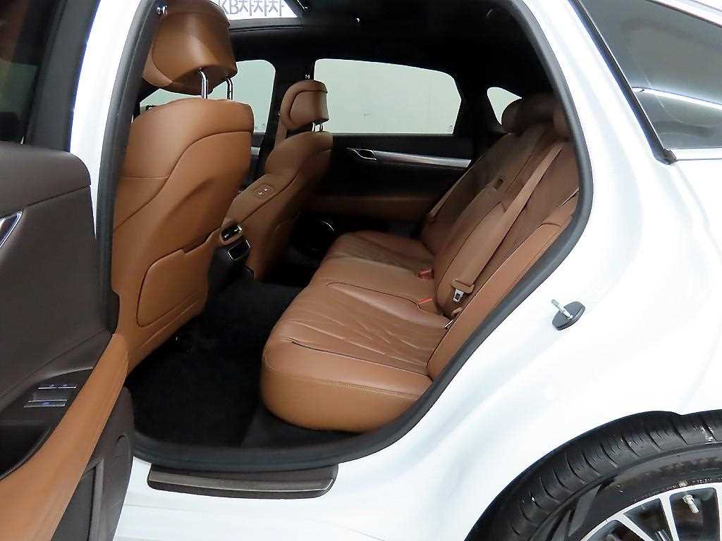 Genesis G80 - Vista 6
