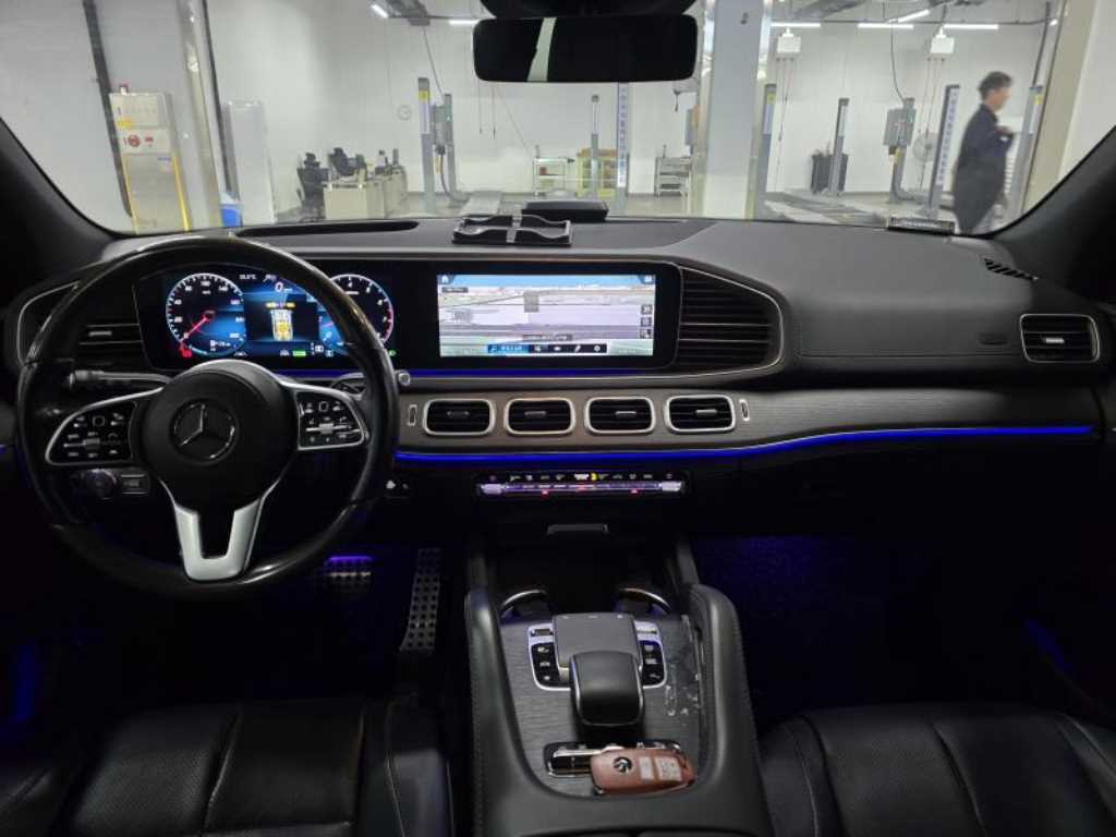 Mercedes Benz GLS Class - Vista 5