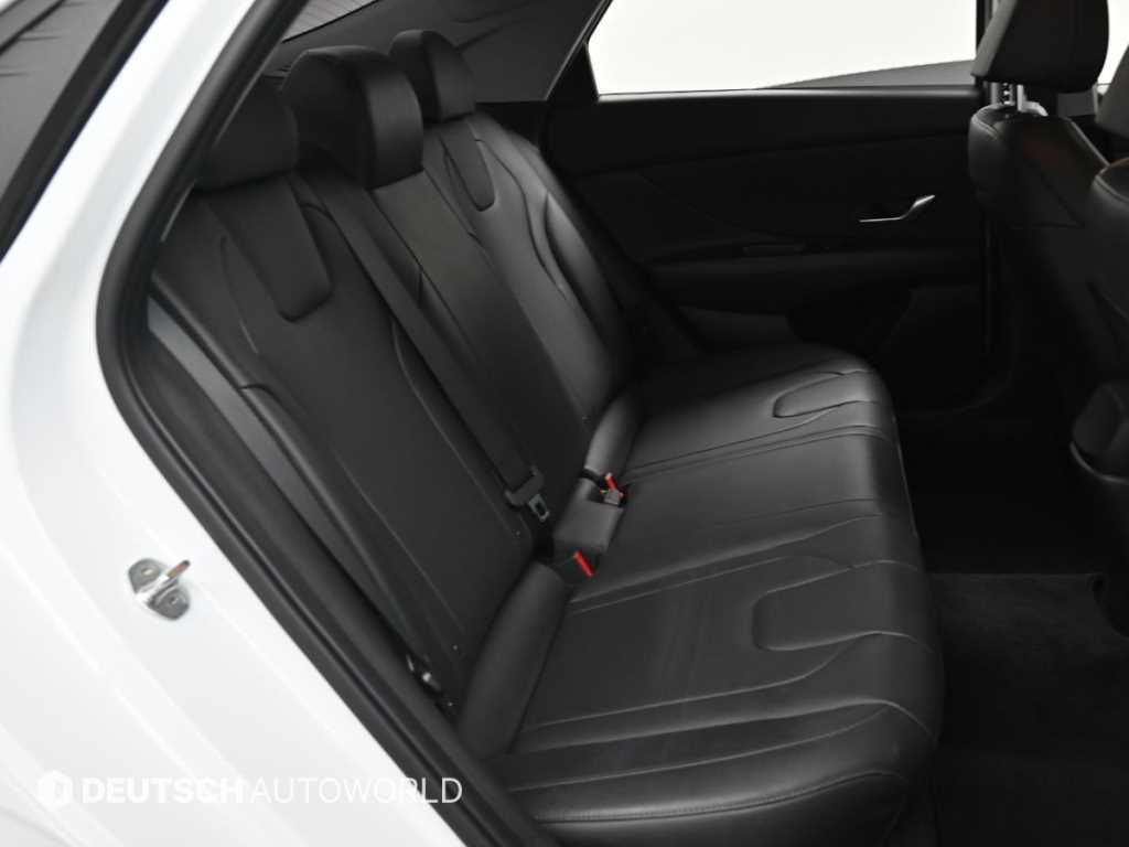 HYUNDAI Avante - Vista 12