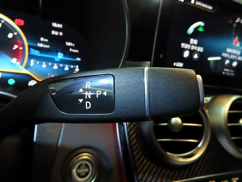 Mercedes Benz GLC Class - Vista 12