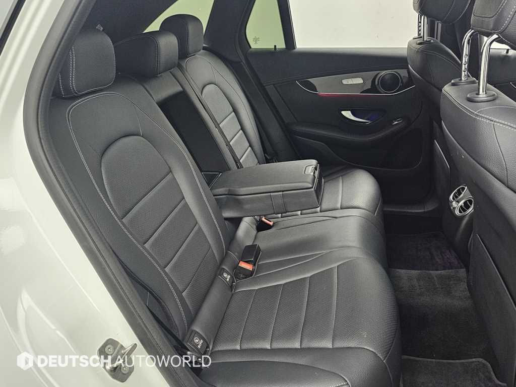 Mercedes Benz GLC Class - Vista 12