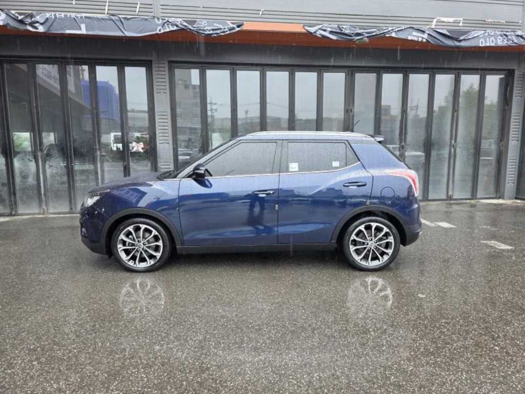 Ssangyong Tivoli - Vista 4