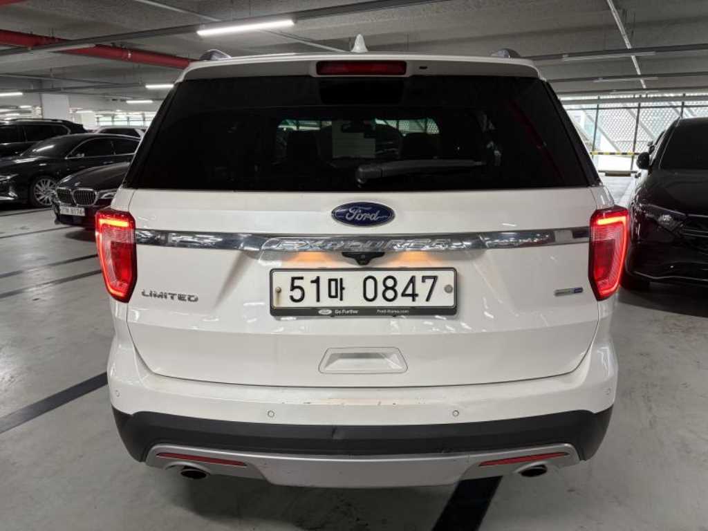 Ford Explorer - Vista 2