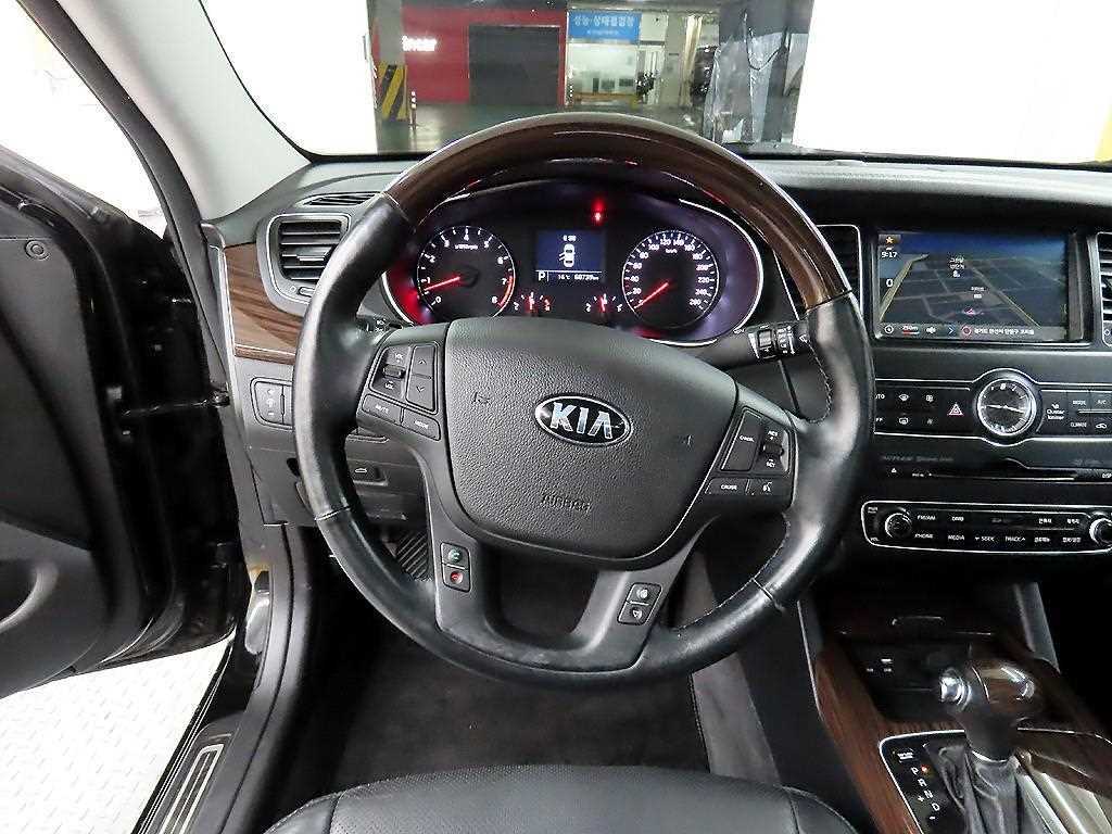 KIA K7 - Vista 9