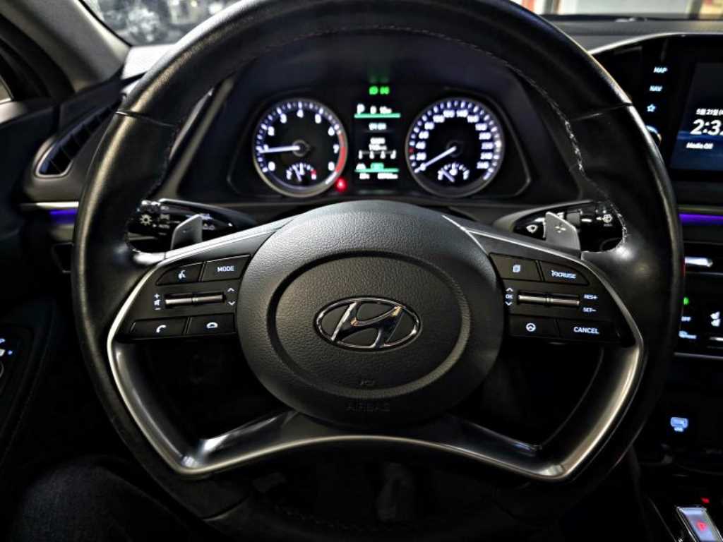 HYUNDAI Sonata - Vista 12