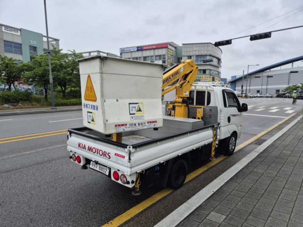 Small Truck Cargo (small) - Vista 3