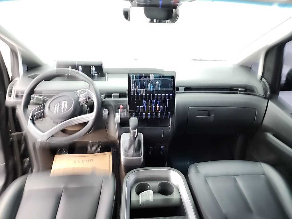 HYUNDAI Staria - Vista 7