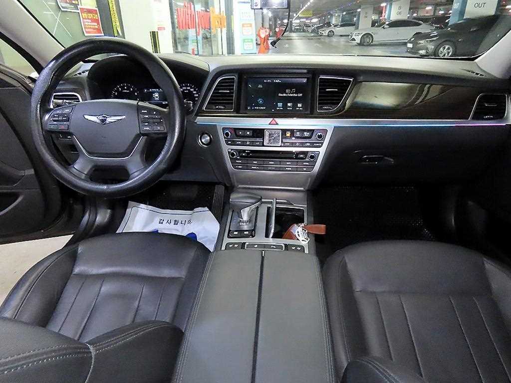 Genesis G80 - Vista 10