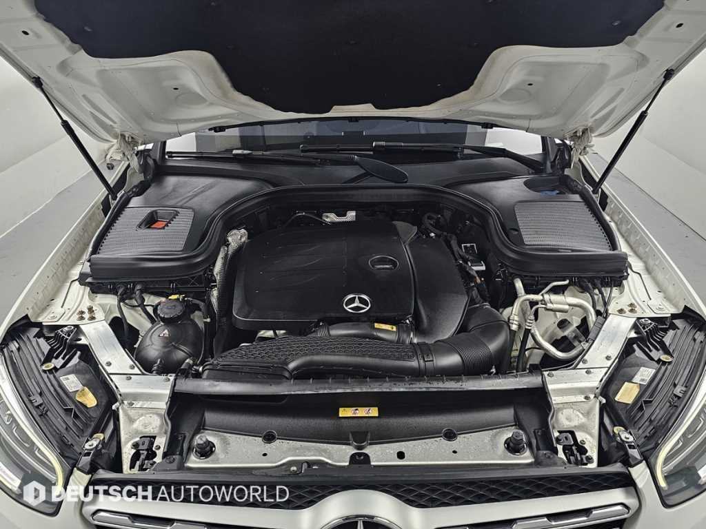 Mercedes Benz GLC Class - Vista 6