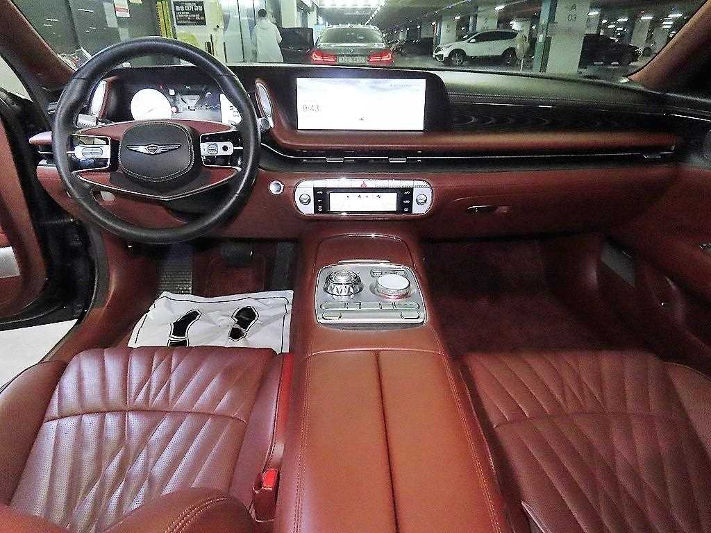 Genesis G90 - Vista 10