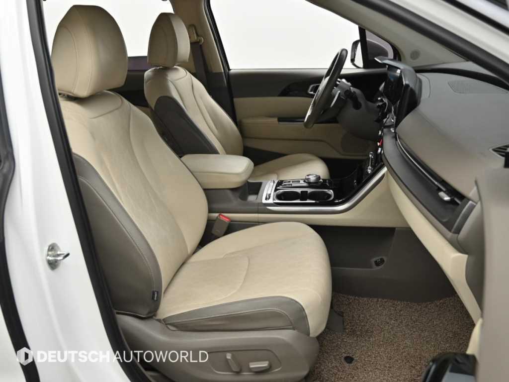 KIA Carnival - Vista 10