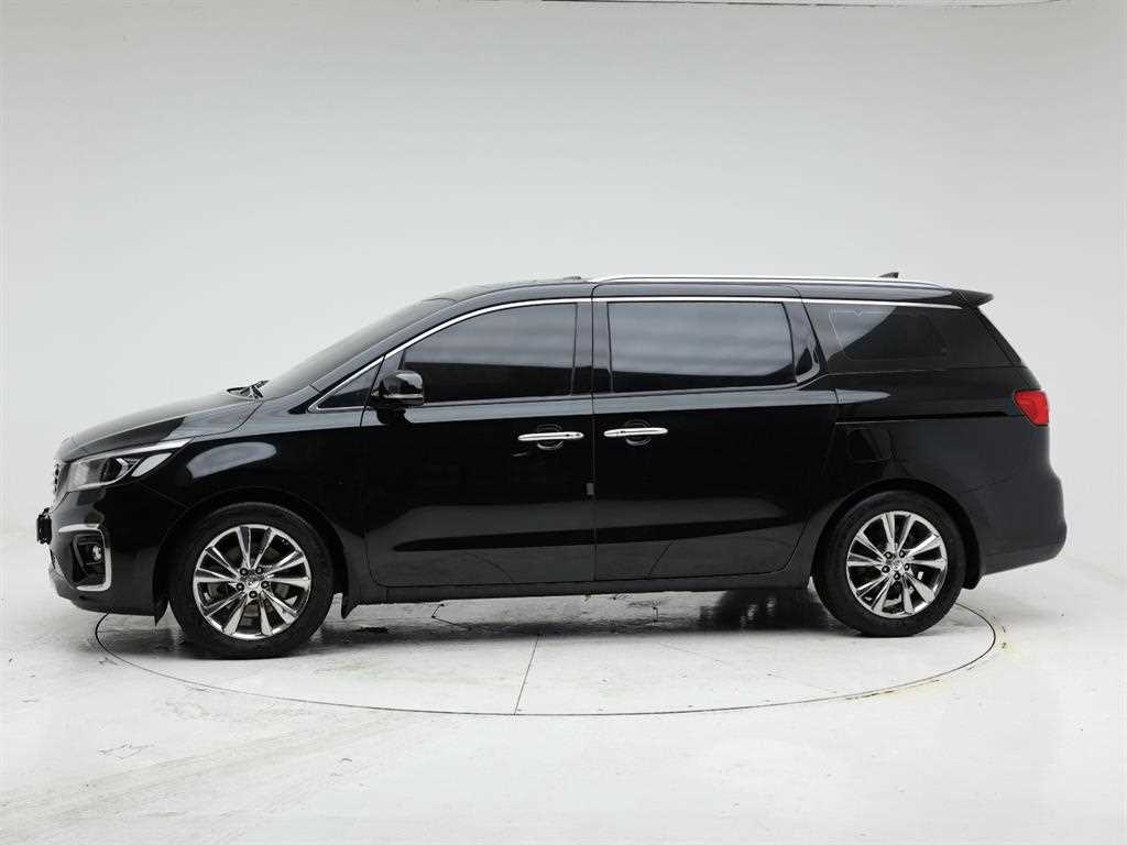 KIA Carnival - Vista 3