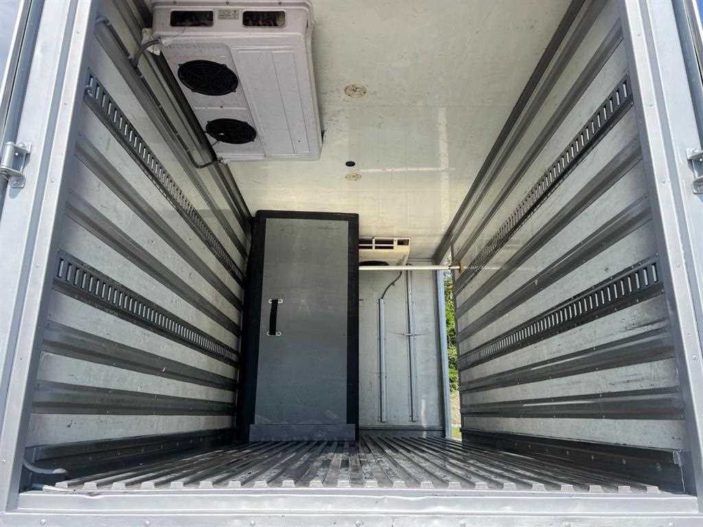 medium and large cargo truck - Vista 8